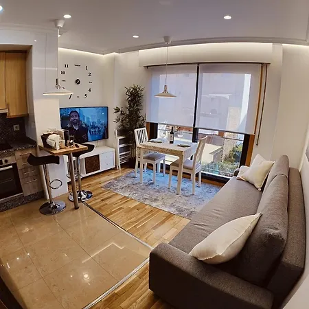 Centrico, Vialia-fatima Pino * ヴィーゴ