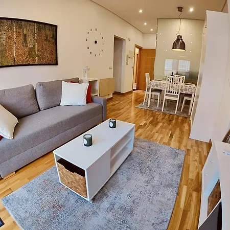 Centrico, Vialia-fatima Pino Apartmán *