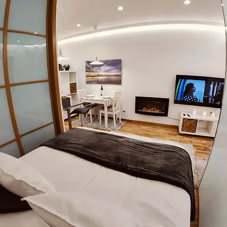 Centrico, Vialia-fatima Pino