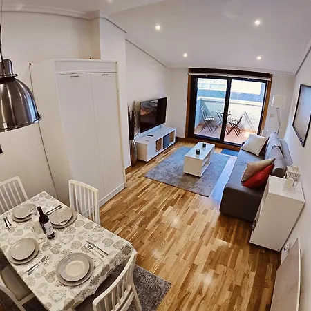 Centrico, Vialia-fatima Pino * ヴィーゴ